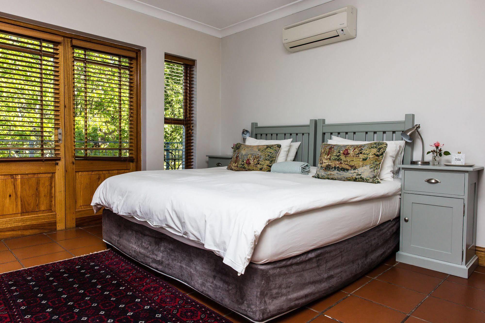 Penelope'S Stellenbosch Bed & Breakfast Exterior photo