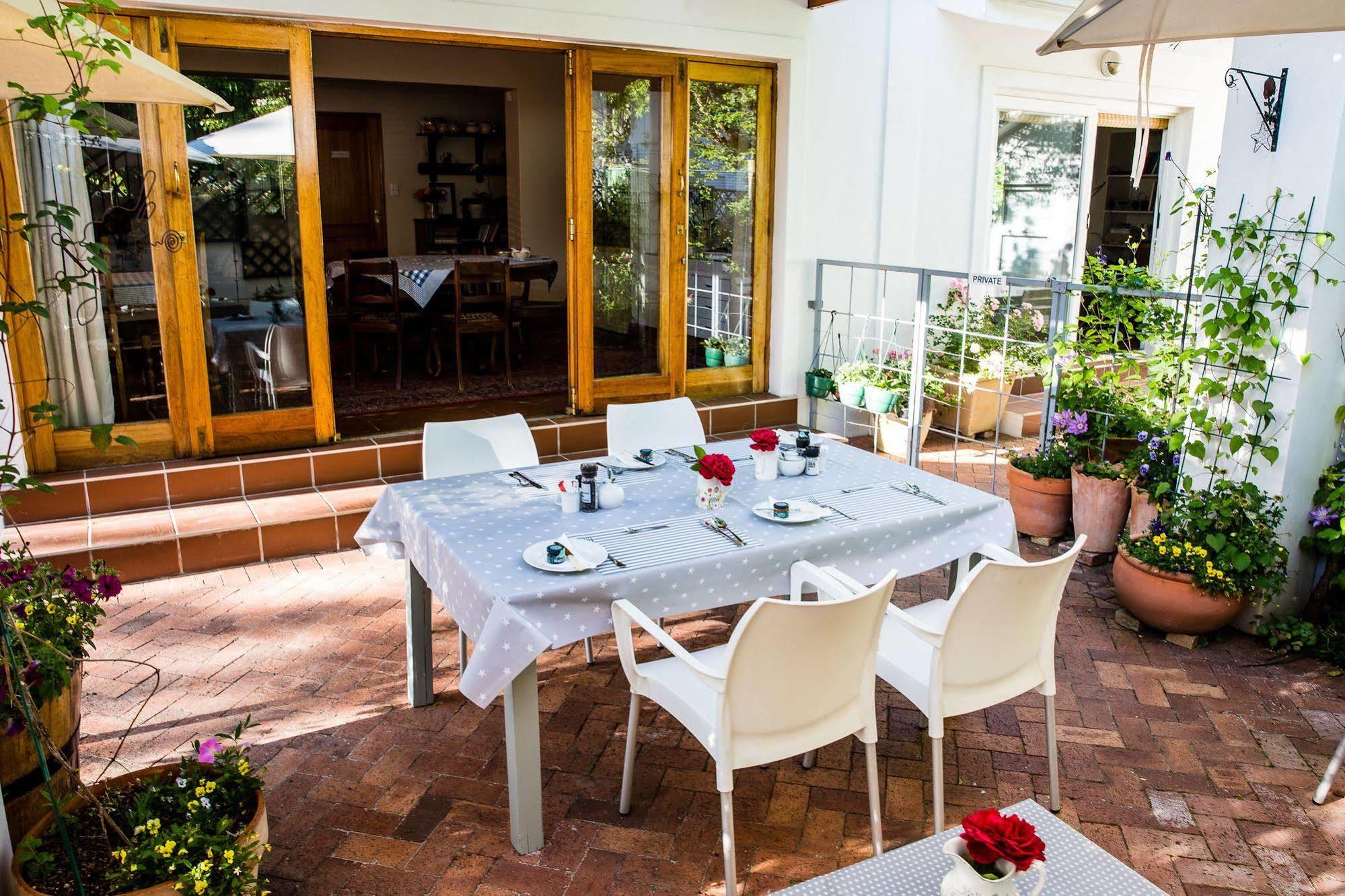 Penelope'S Stellenbosch Bed & Breakfast Exterior photo