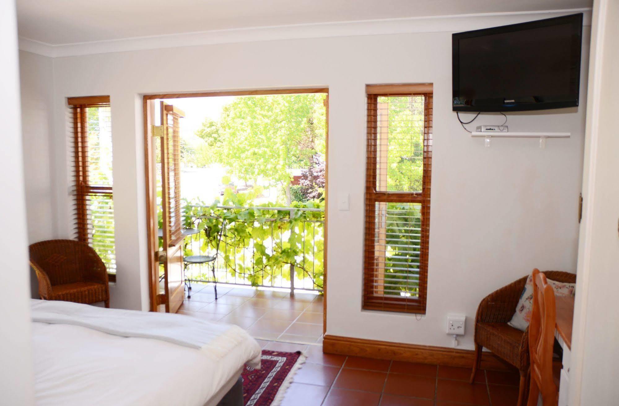 Penelope'S Stellenbosch Bed & Breakfast Exterior photo